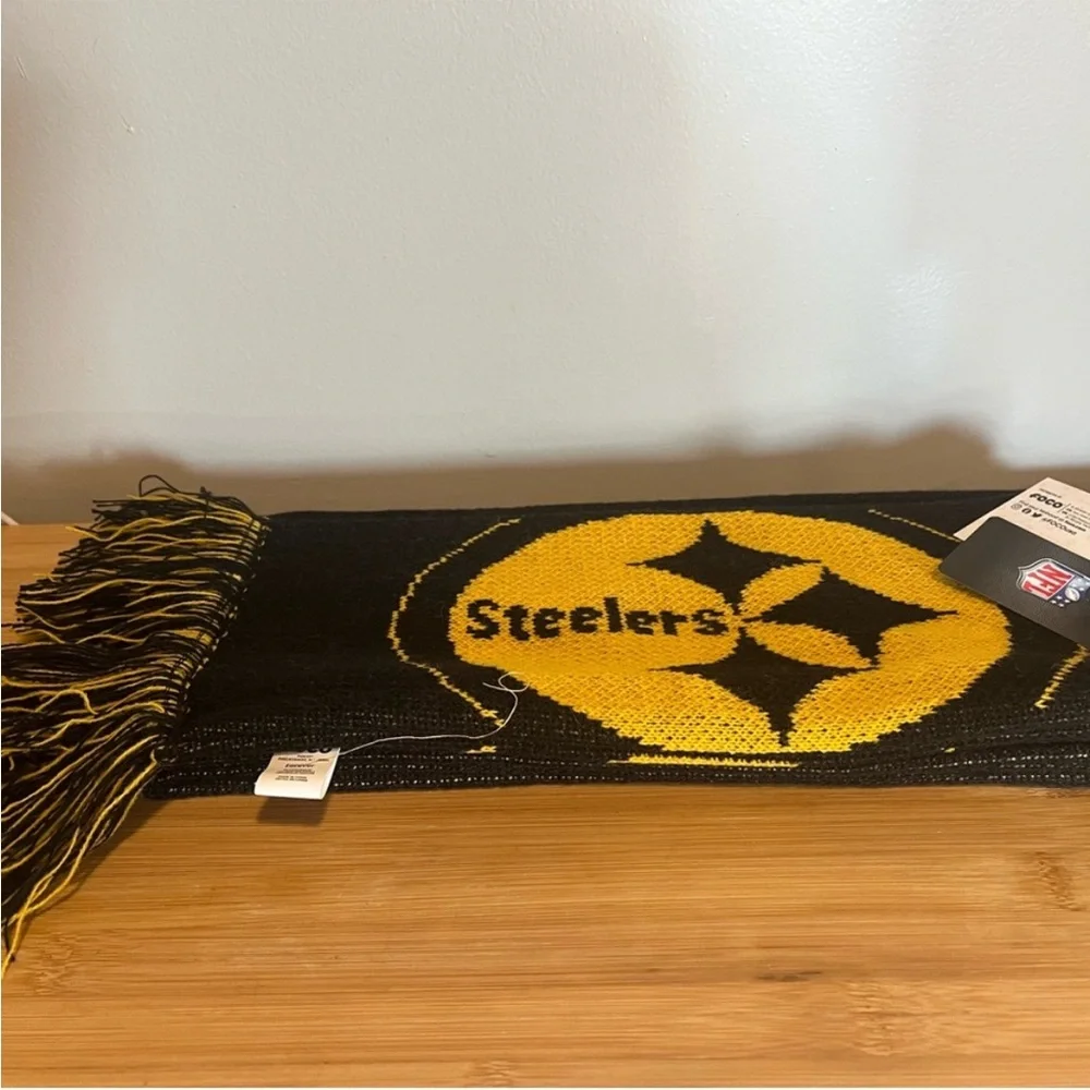 Pittsburgh Steelers Black and Gold 'Steel City' Knit Scarf